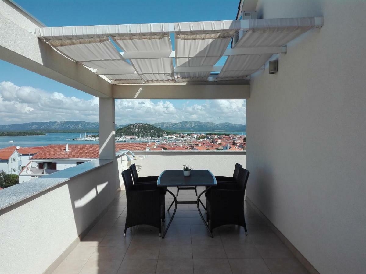 Apartments Marti Murter Luaran gambar